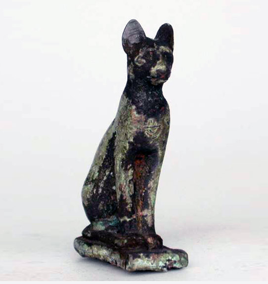Statuetka starożytnego kota egipskiego z Art Institute of Chicago. - źródło: picryl.com; coppyrighted